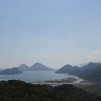 Afdalen naar het meer van Shkodër